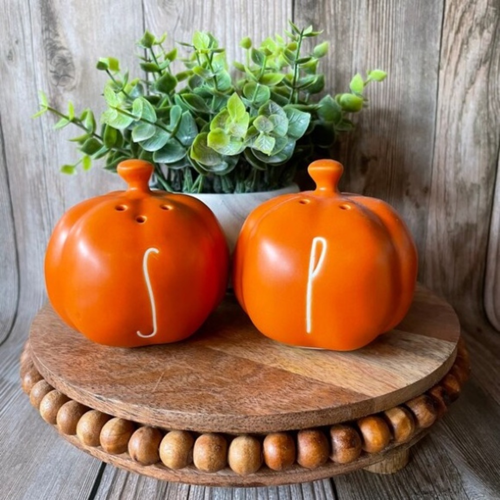 Rae Dunn Pumpkin Salt & Pepper set